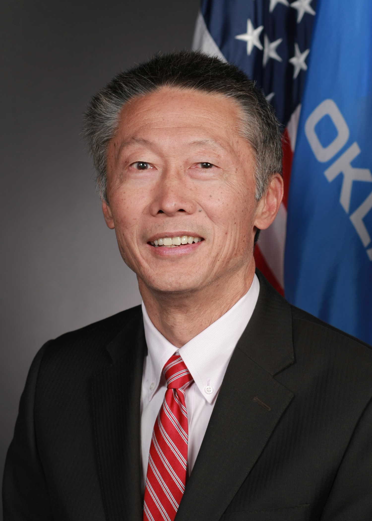Dr. Ervin Yen speaking to Oklahoma voters on the 2026 campaign trail
